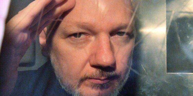 Assange, Londra concede L’appello contro l’estradizione in Usa