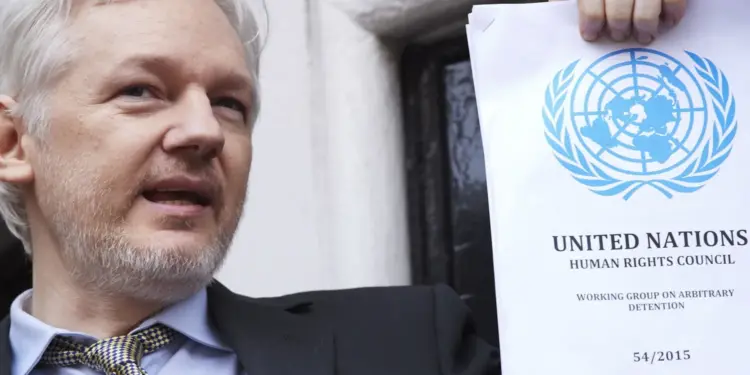 Milano vergognosamente boccia la proposta per la cittadinanza onoraria ad Assange