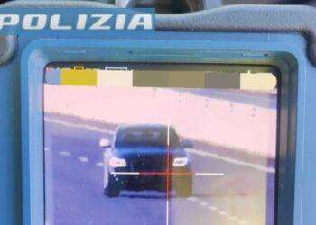 Col suv a 218 km/h sulla Sassari-Olbia, ‘mi piace correre’