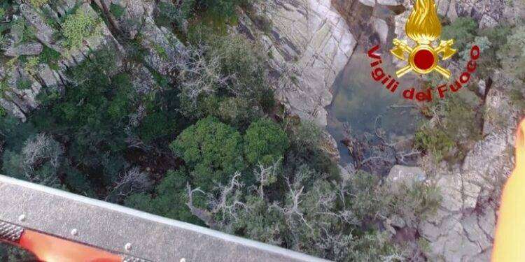 Famiglia con bimbo si perde a Villacidro, salvati con elicottero