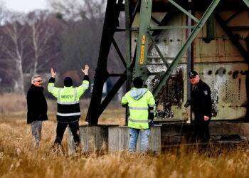 Gruppo dell’ultrasinistra tedesca rivendica il sabotaggio a Tesla