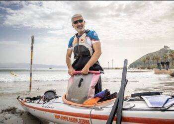 In kayak circumnavigando la Sardegna nel segno dell’ambiente