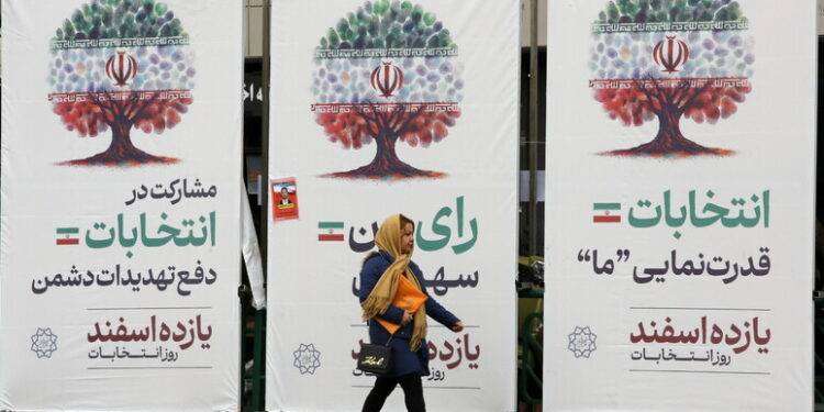 Iran, aperti i seggi per le elezioni legislative