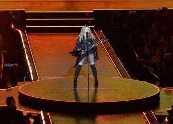 Gaffe Madonna, rimprovera fan seduto ma era su sedia a rotelle