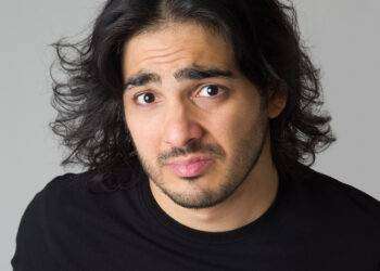 Sale altissima la febbre a Sassari per l’arrivo del comico Max Angioni