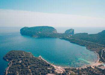Ministero detta le regole per attività turistiche a Capo Caccia