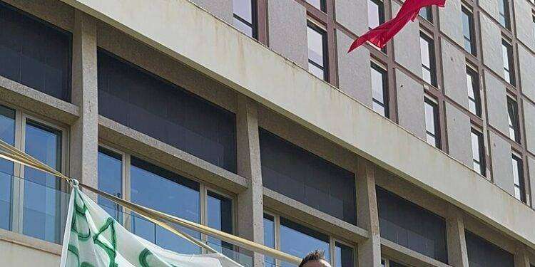 Oss precari in Regione, ‘noi lavoratori usa e getta’