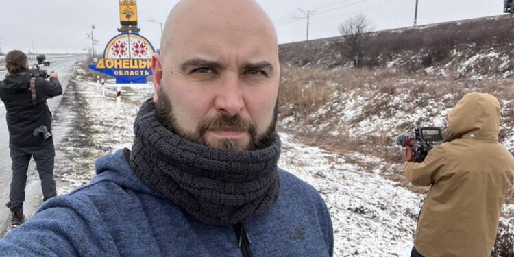 Scandalo Pablo Gonzalez, il giornalista in carcere senza neanche sapere i capi d’accusa