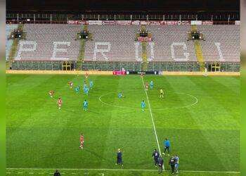 Perugia-Pineto 2-2: rissa nella Curva Nord e gara sospesa