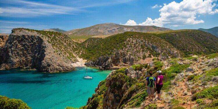 Scoprire la Sardegna a piedi lungo gli 8 cammini religiosi