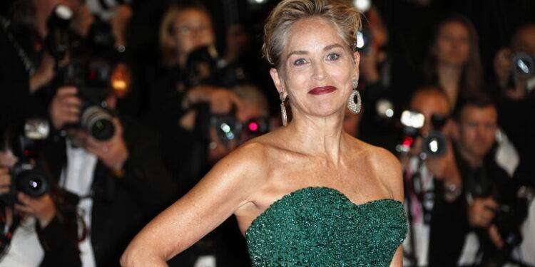 Sharon Stone: ‘Robert Evans mi chiese di fare sesso con un attore’
