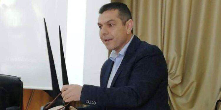 Bomba a Ottana: il sindaco sentito per 3 ore dai carabinieri