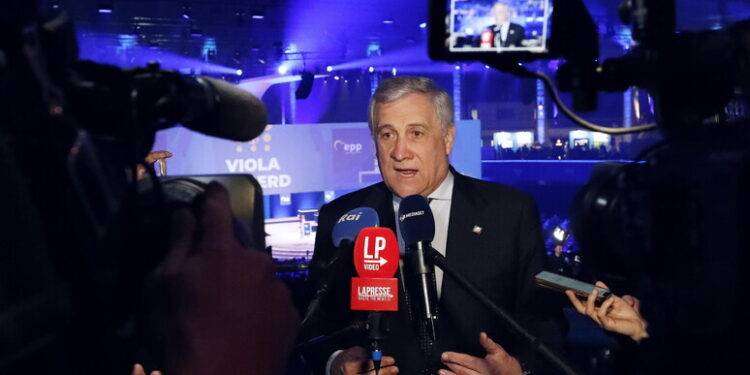 Tajani a Bucarest solleva il caso di due italiani detenuti