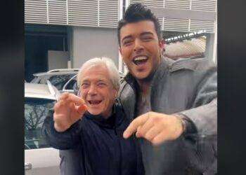 The Kolors e Nino D’Angelo, l’incontro su «Un ragazzo una ragazza» conquista i social