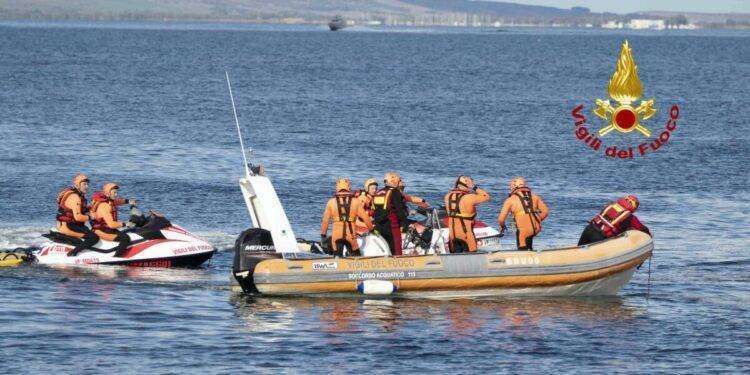 Siniscola, surfista disperso in mare: recuperato a notte fonda