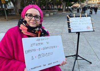 Gentilezza e momenti di empatia a passanti, iniziativa a Cagliari