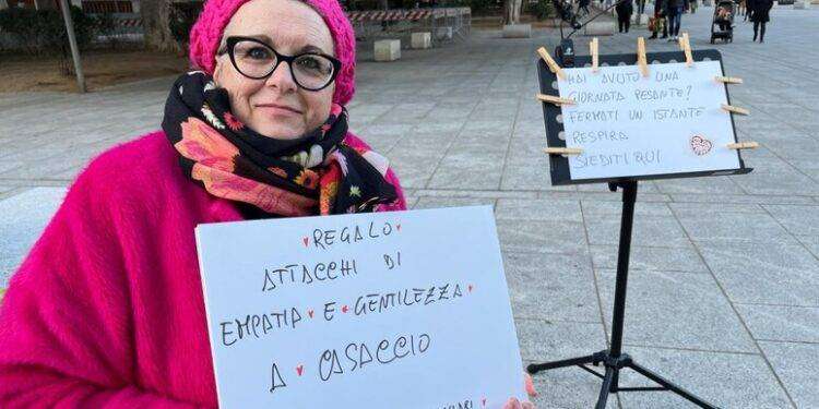 Gentilezza e momenti di empatia a passanti, iniziativa a Cagliari
