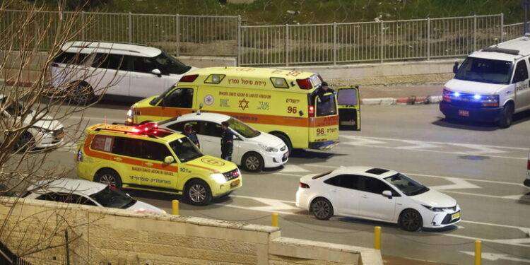 13 enne palestinese sparato dai soldati del regime israeliano: strage di civili anche nella Cisgiordania occupata