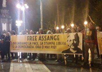 Cagliari, grande successo per la proiezione del film “Ithaka” sul drammatico caso Assange