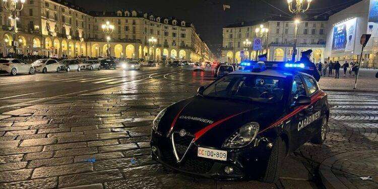 Sequestrano e picchiano 50enne per giorni, arrestati 2 minorenni