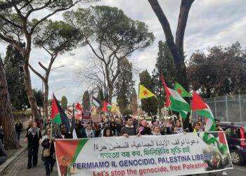 ‘Palestina libera’ e ‘Casa mia’ di Ghali al corteo a Roma