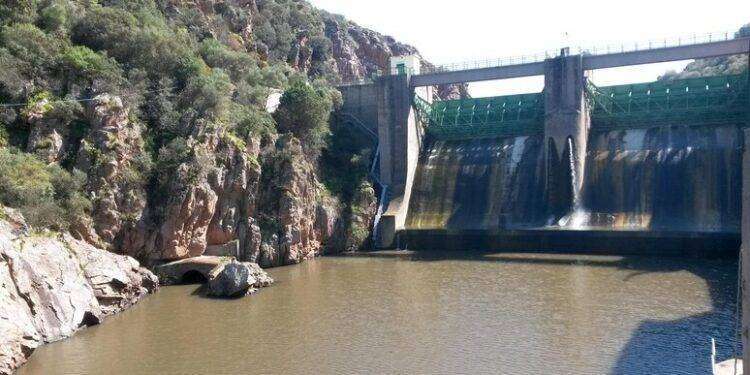 Basso livello acqua in diga Casteldoria, stop all’erogazione