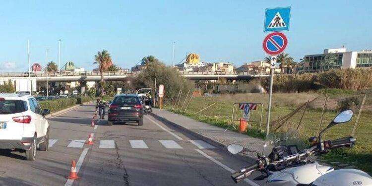 Donna investita sulle strisce a Cagliari, è grave