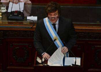 Milei trasforma l’Argentina in una dittatura: chiusa l’agenzia di stampa Telam