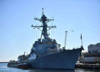 Houthi, attaccati cacciatorpedinieri Usa con 37 droni