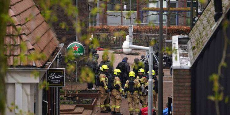 Terrore in Olanda, diverse persone prese in ostaggio in un caffè