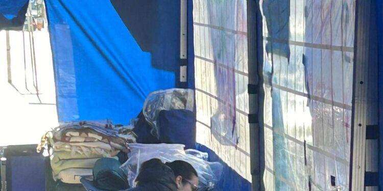 Protesta Oss a oltranza, 17 giorni in tenda per chiedere lavoro