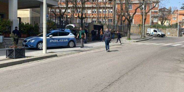 Allarme bomba al Tribunale di Tempio, evacuato lo stabile