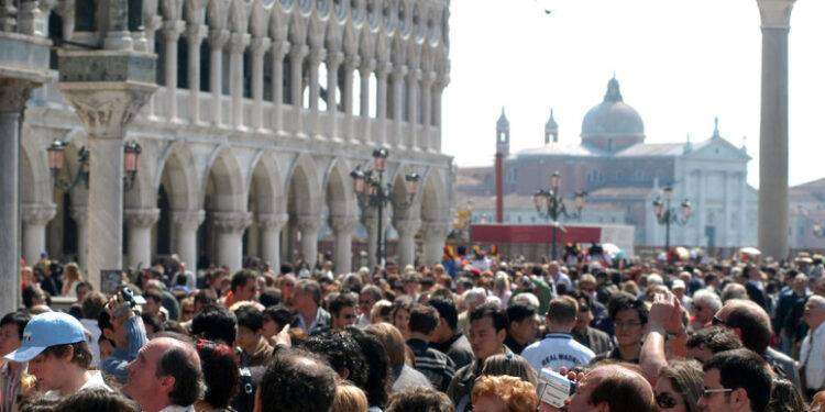 Pasqua e ponti primavera in viaggio, turismo organizzato con ricavi a +8%