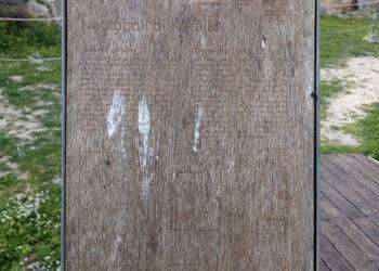 Cagliari, pannelli turistici illeggibili a Tuvixeddu