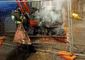 Mini escavatore dato alle fiamme a Orune