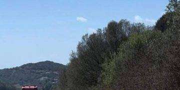 Vasto incendio a Sarroch, evacuate case di campagna