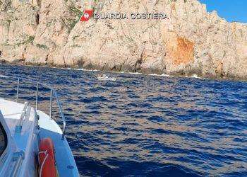 Barca in avaria ad Alghero, 3 diportisti salvati da G.Costiera