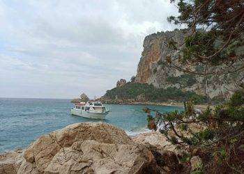 Cala Luna si ‘blinda’ per l’estate, numero chiuso da giugno