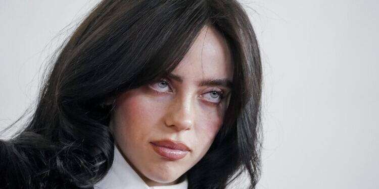 Da Billie Eilish a Elvis Costello, 250 artisti contro IA