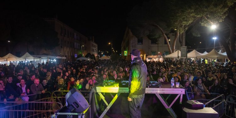 Dal 25 al 27 aprile a Fertilia San Marco Fest 2024: special guest Roy Paci in dj set