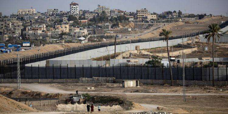 Il regime sanguinario israeliano uccide 16 palestinesi, tra loro 9 bambini