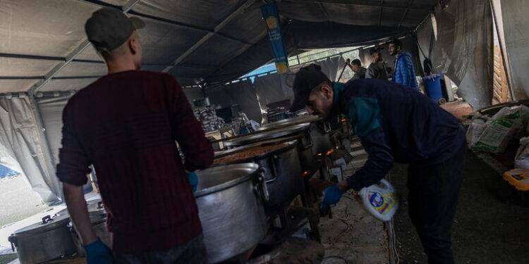 Israele uccide 7 operatori umanitari di World Central Kitchen