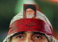 Khamenei, puniremo Israele per l’attacco a Damasco