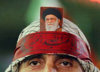 Khamenei, puniremo Israele per l’attacco a Damasco