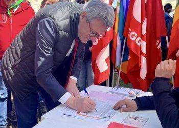 Al via anche in Sardegna raccolta firme per i 4 referendum Cgil