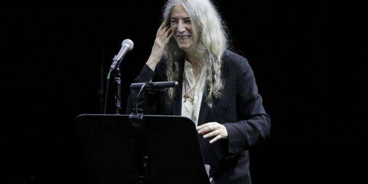 Patti Smith ringrazia Taylor Swift per averla citata nell’album