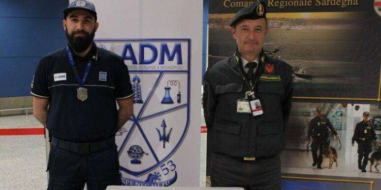 Spiagge sarde depredate, nei bagagli conchiglie e ciottoli