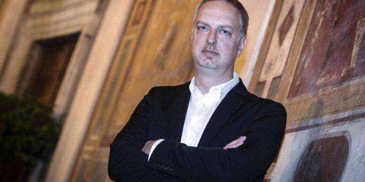 Stop allo scrittore Antonio Scurati su Rai3, stasera era previsto un monologo sul 25 aprile