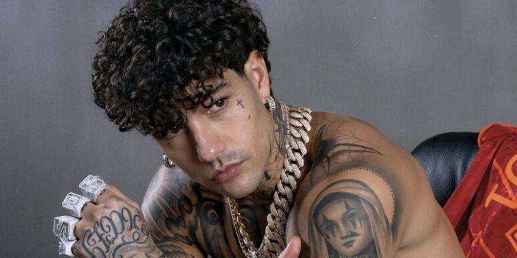 Tony Effe saldo in vetta alla hit parade, Knopfler solo quinto