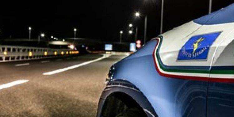 Ubriaco imbocca contromano la statale 131, patente ritirata